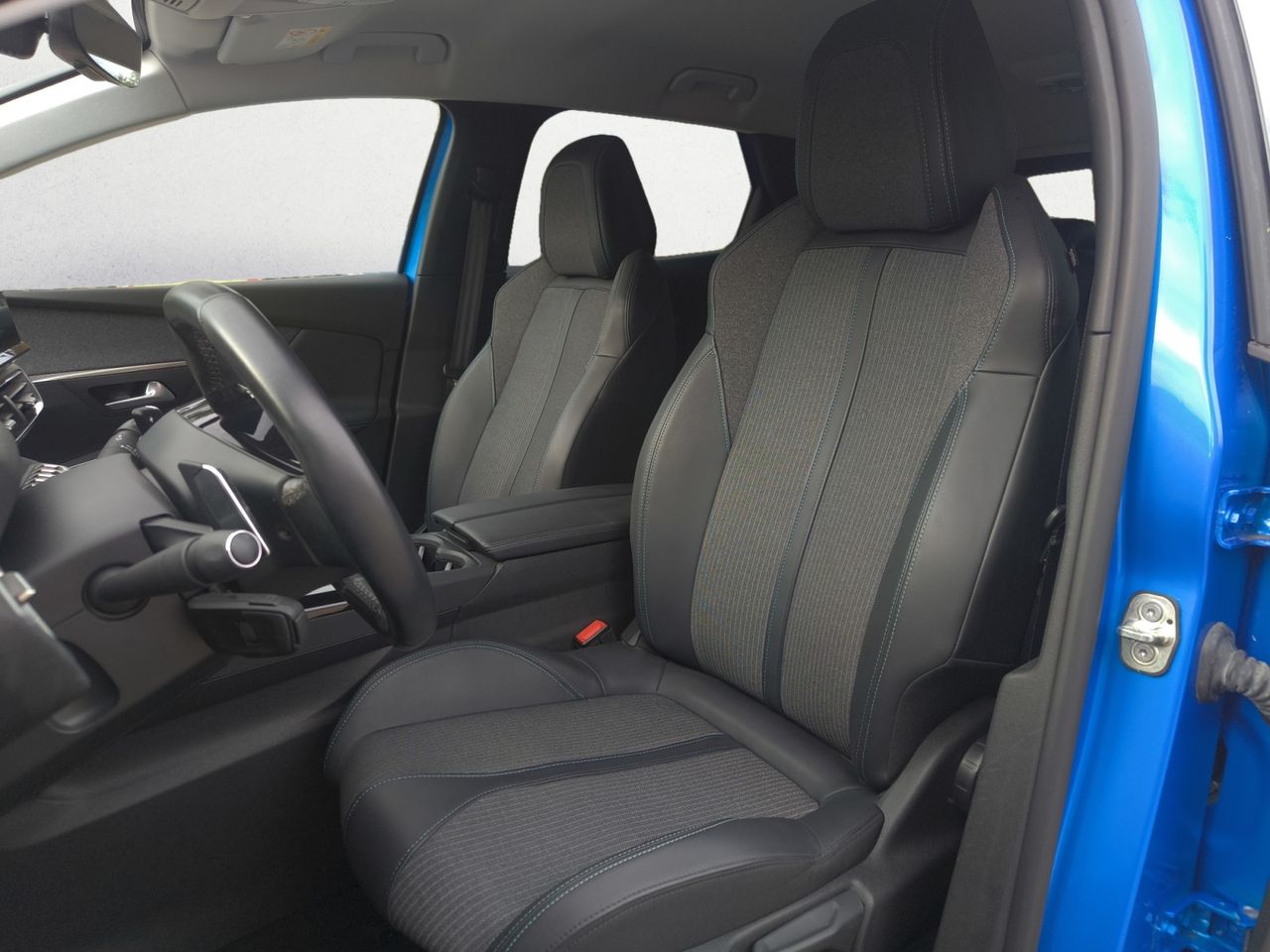 Peugeot 3008 Hybrid ALLURE PACK PLUG IN HYBRID 225 e EAT8  - Foto 2