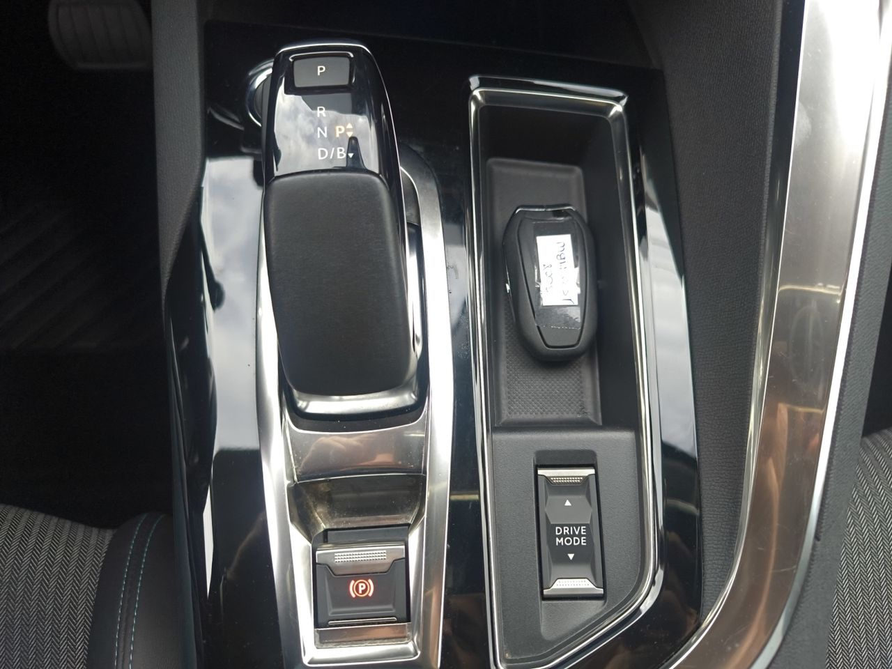 Peugeot 3008 Hybrid ALLURE PACK PLUG IN HYBRID 225 e EAT8  - Foto 2