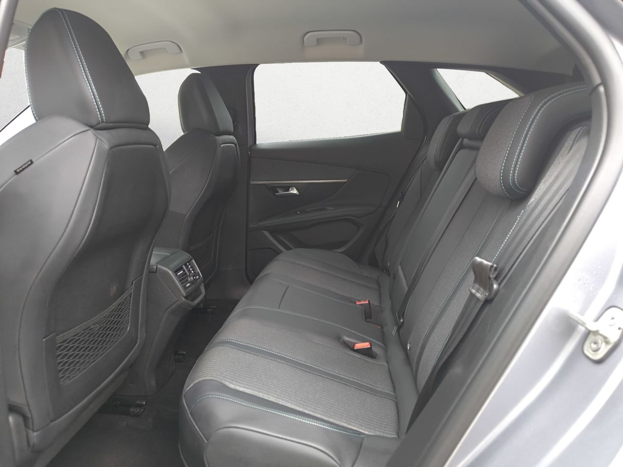 Peugeot 3008 Hybrid ALLURE PACK PLUG-IN HYBRID 225 e-EAT8  - Foto 2