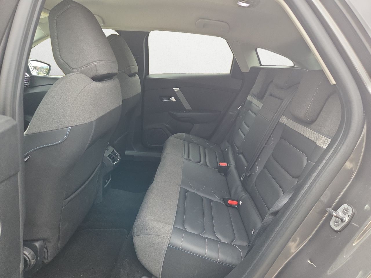 Citroën C4 BLUE HDI 130 CV EAT8 SHINE  - Foto 2