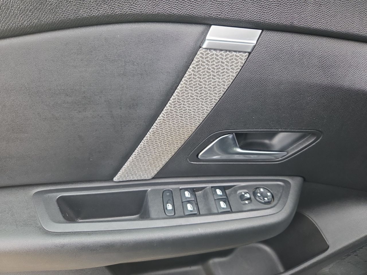 Citroën C4 BLUE HDI 130 CV EAT8 SHINE  - Foto 2