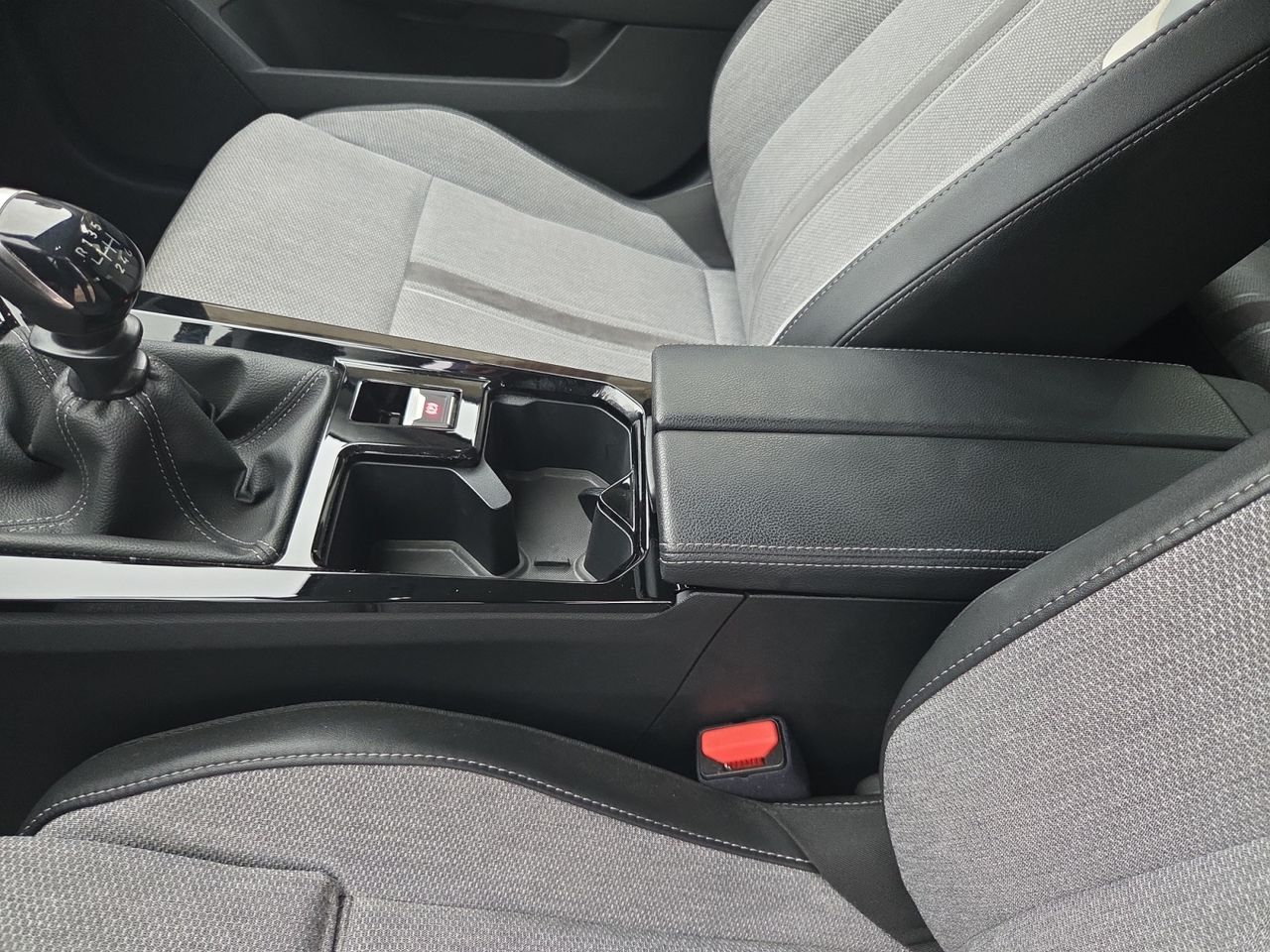 Opel Astra ELEGANCE 1.2T XHT MT6 S/S 130 CV  - Foto 2