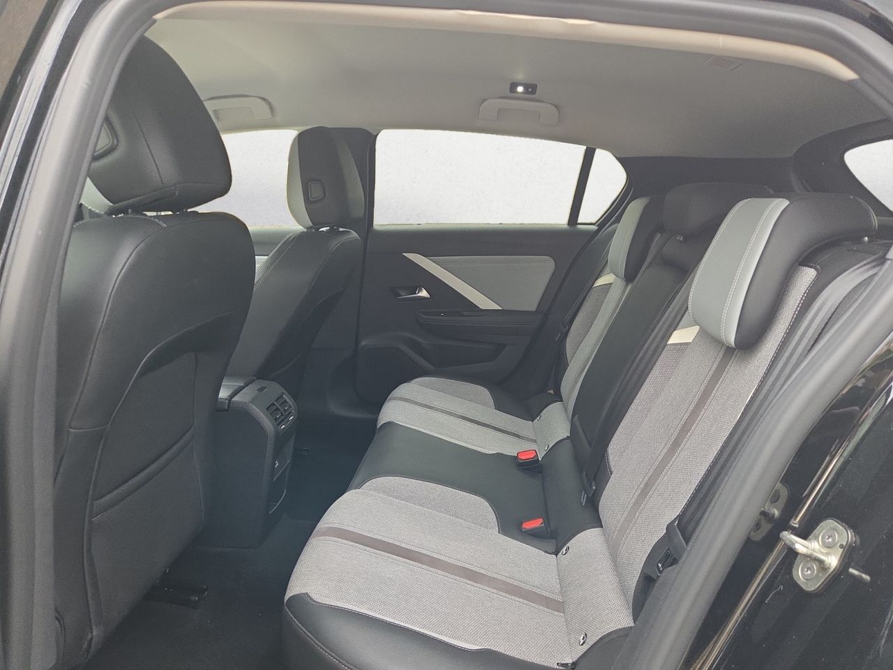 Opel Astra ELEGANCE 1.2T XHT MT6 S/S 130 CV  - Foto 2