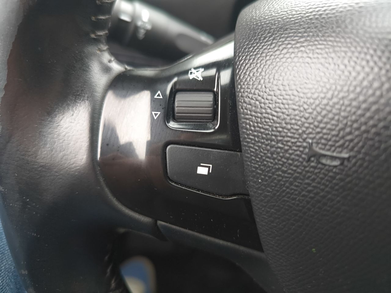 Peugeot 308 ACTIVE PACK BLUE HDI 130 CV  - Foto 2