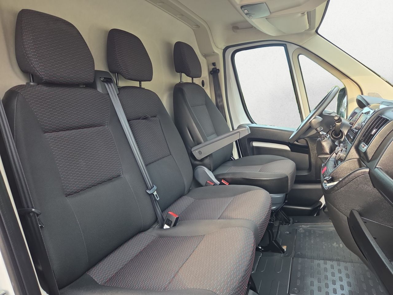 Peugeot Boxer FG PACK 335 L3 H2 BLUE HDI 140 CV  - Foto 2