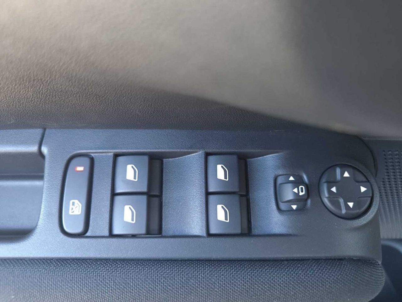 Citroën C3 Aircross BLUE HDI 110 CV SHINE  - Foto 2