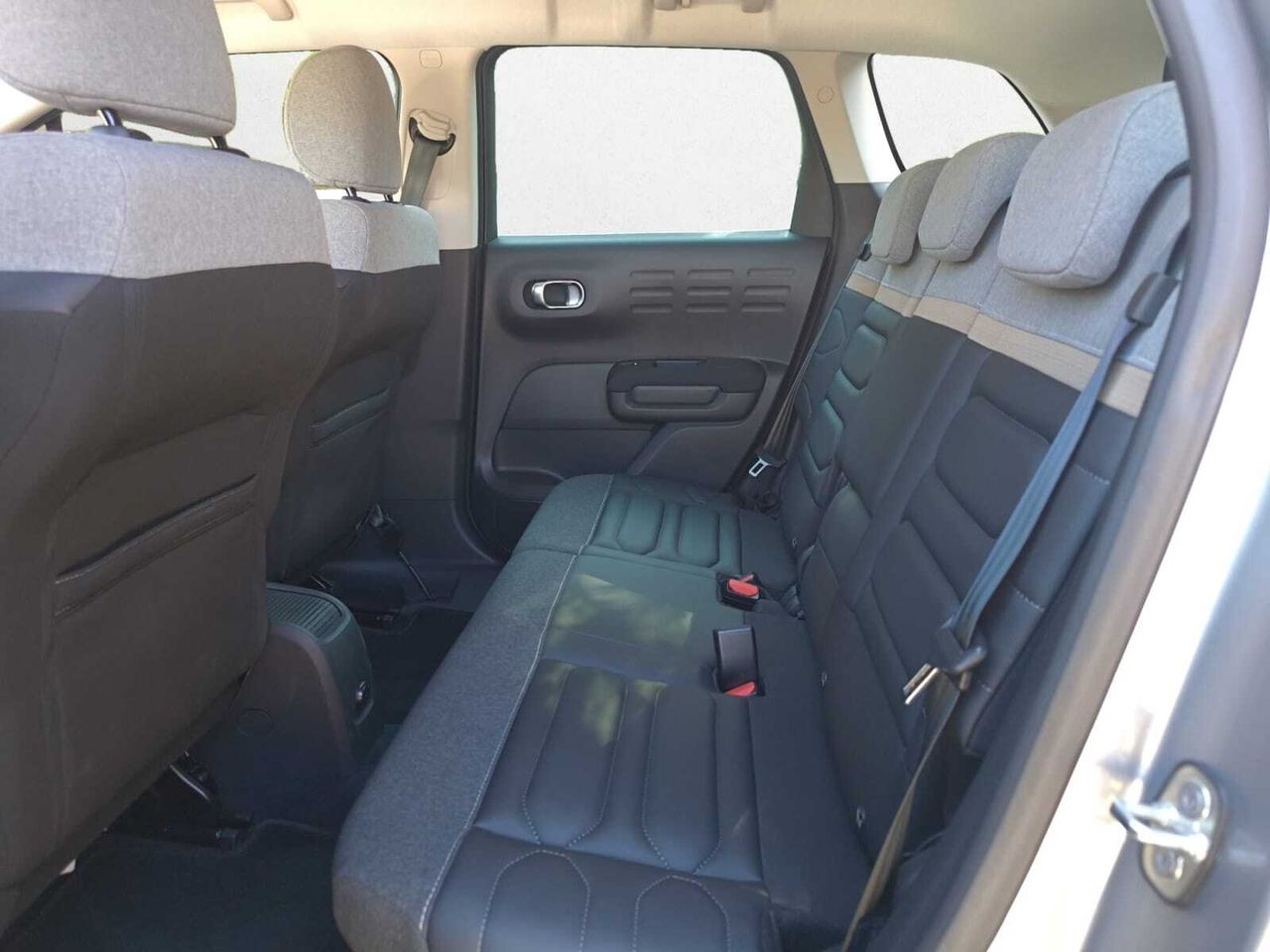 Citroën C3 Aircross BLUE HDI 110 CV SHINE  - Foto 2