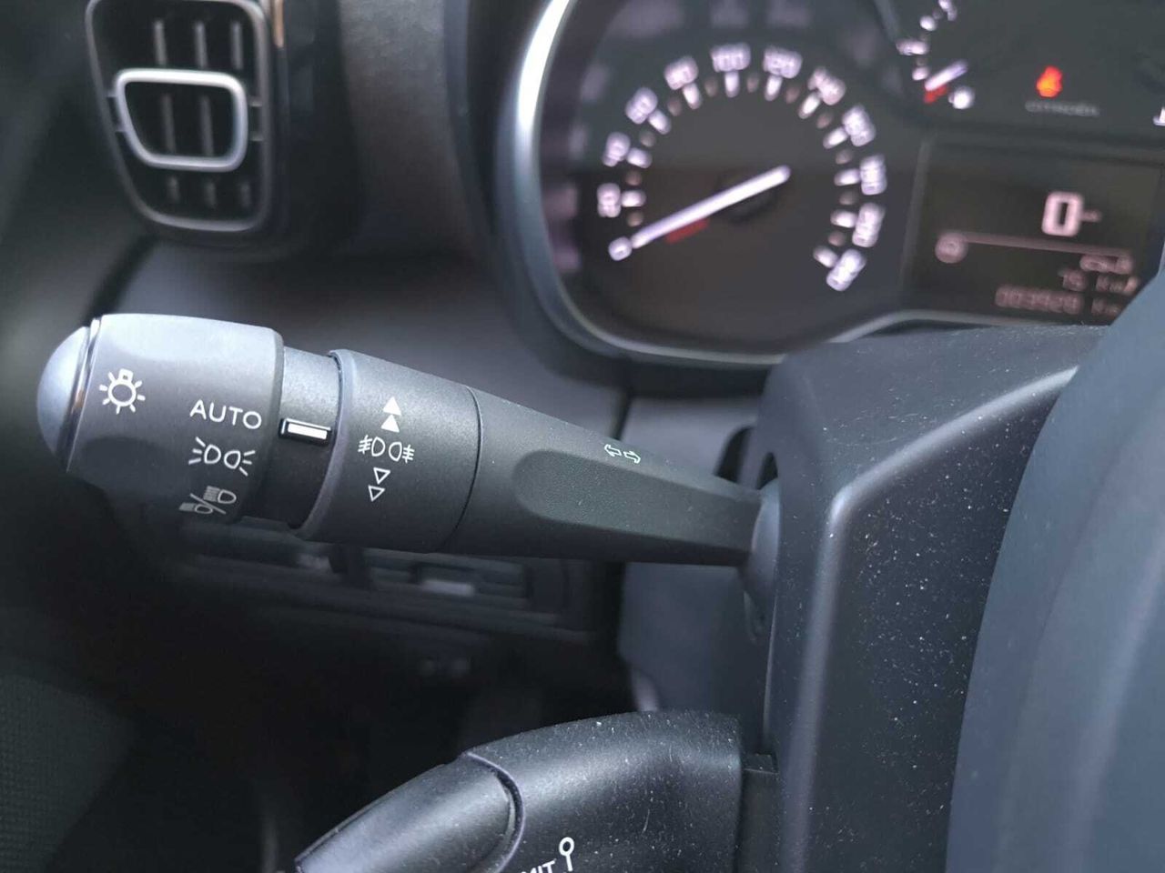 Citroën C3 Aircross BLUE HDI 110 CV SHINE  - Foto 2