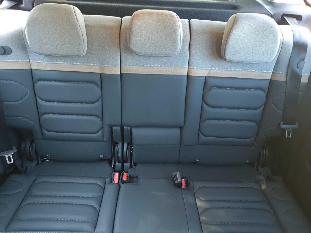 Citroën C3 Aircross BLUE HDI 110 CV SHINE  - Foto 2