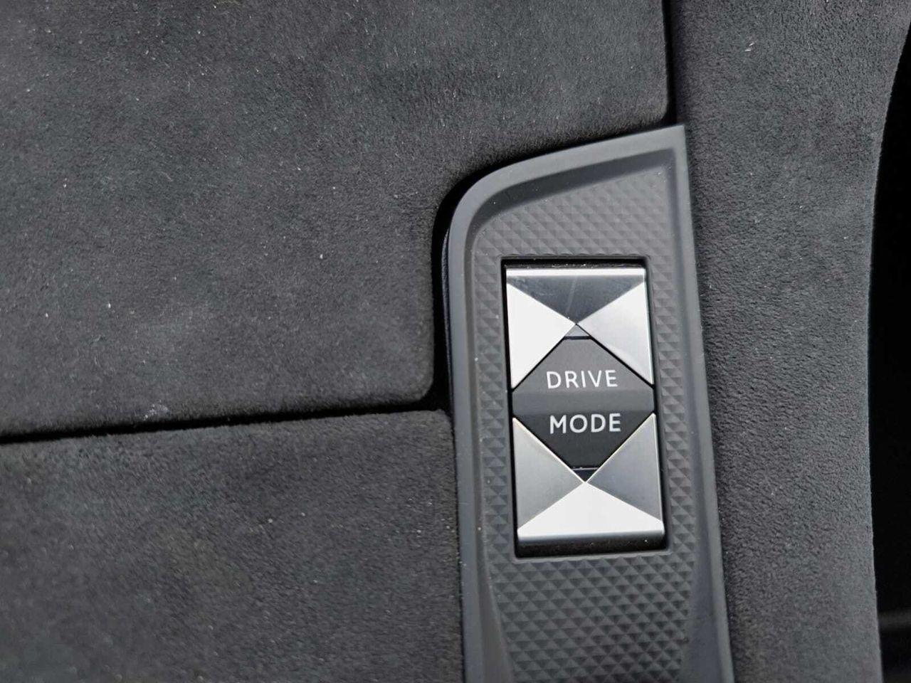 DS DS 7 1.6 ETENSE 300 PERF LINE AUTO 4WD 5P - Foto 2