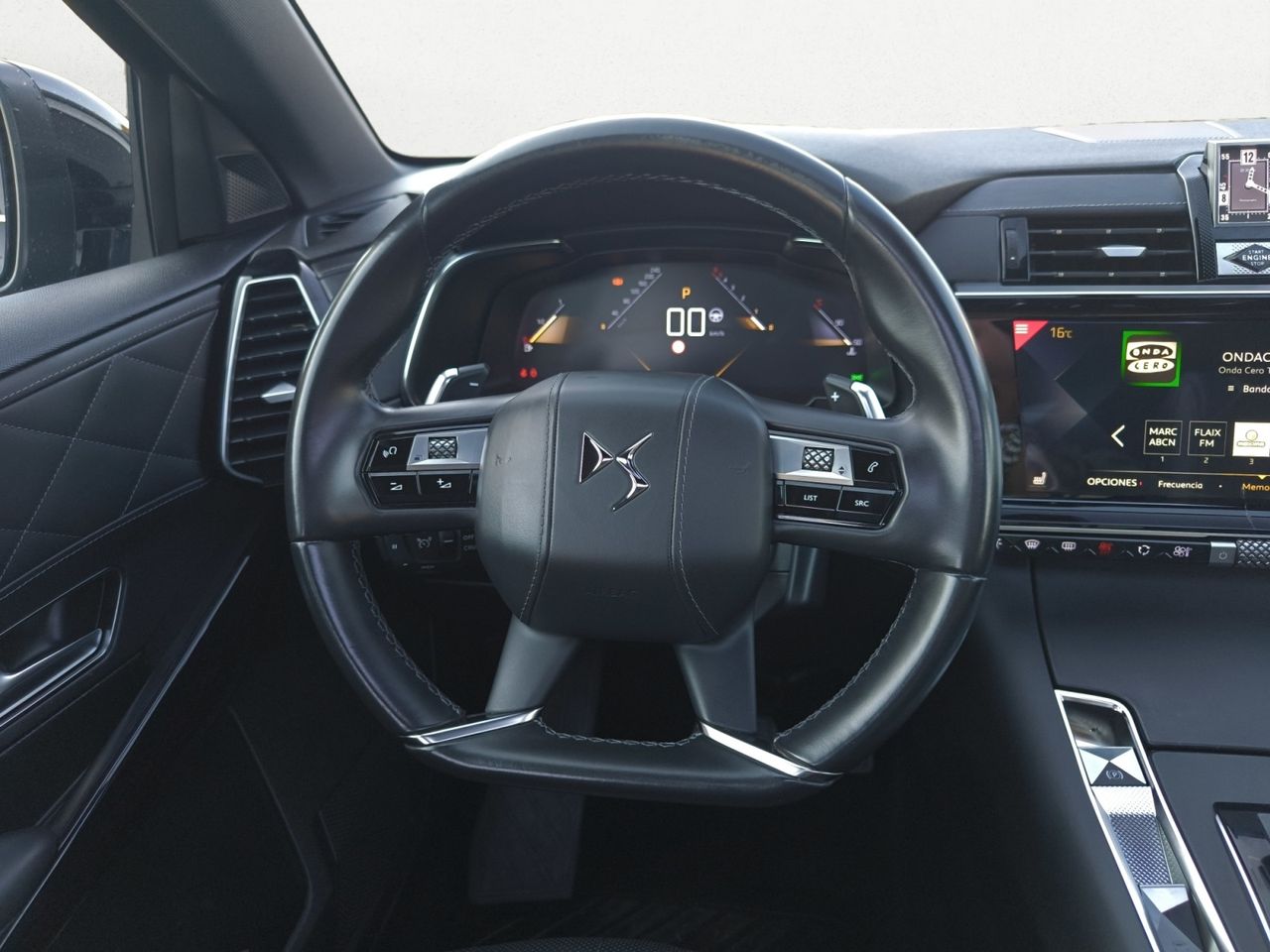 DS DS 7 CROSSBACK BLUE HDI 180 CV AUT GRAND CHIC  - Foto 2