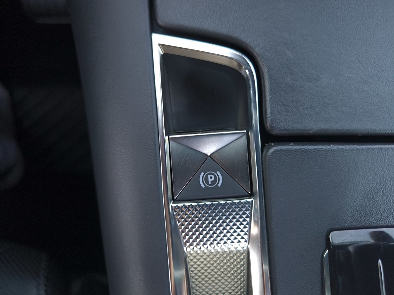 DS DS 7 CROSSBACK BLUE HDI 180 CV AUT GRAND CHIC  - Foto 2