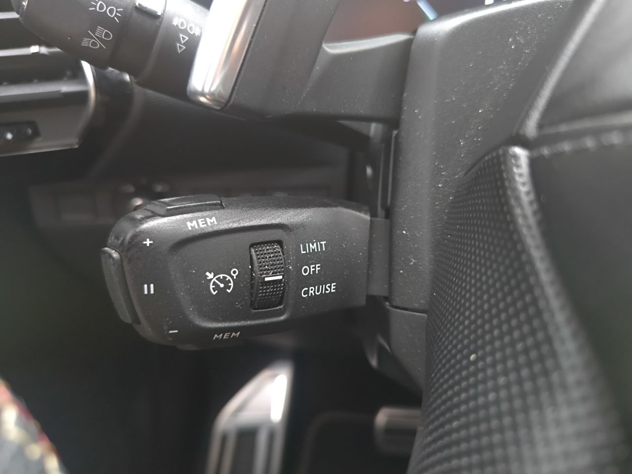 DS DS 7 CROSSBACK E TENSE 225 PERFORMANCE LINE  - Foto 2