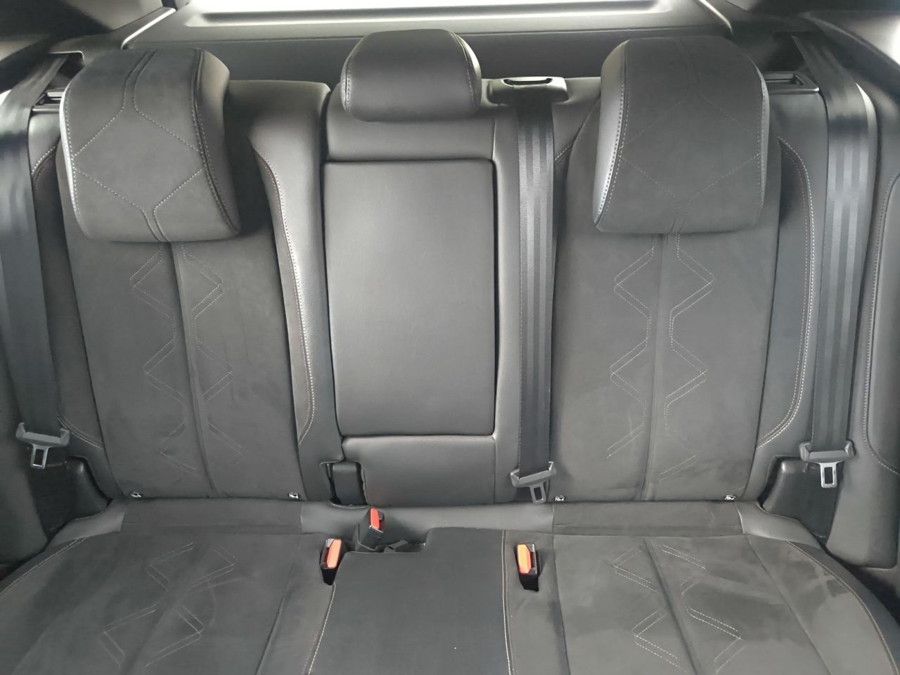 DS DS 7 CROSSBACK E TENSE 225 PERFORMANCE LINE  - Foto 2