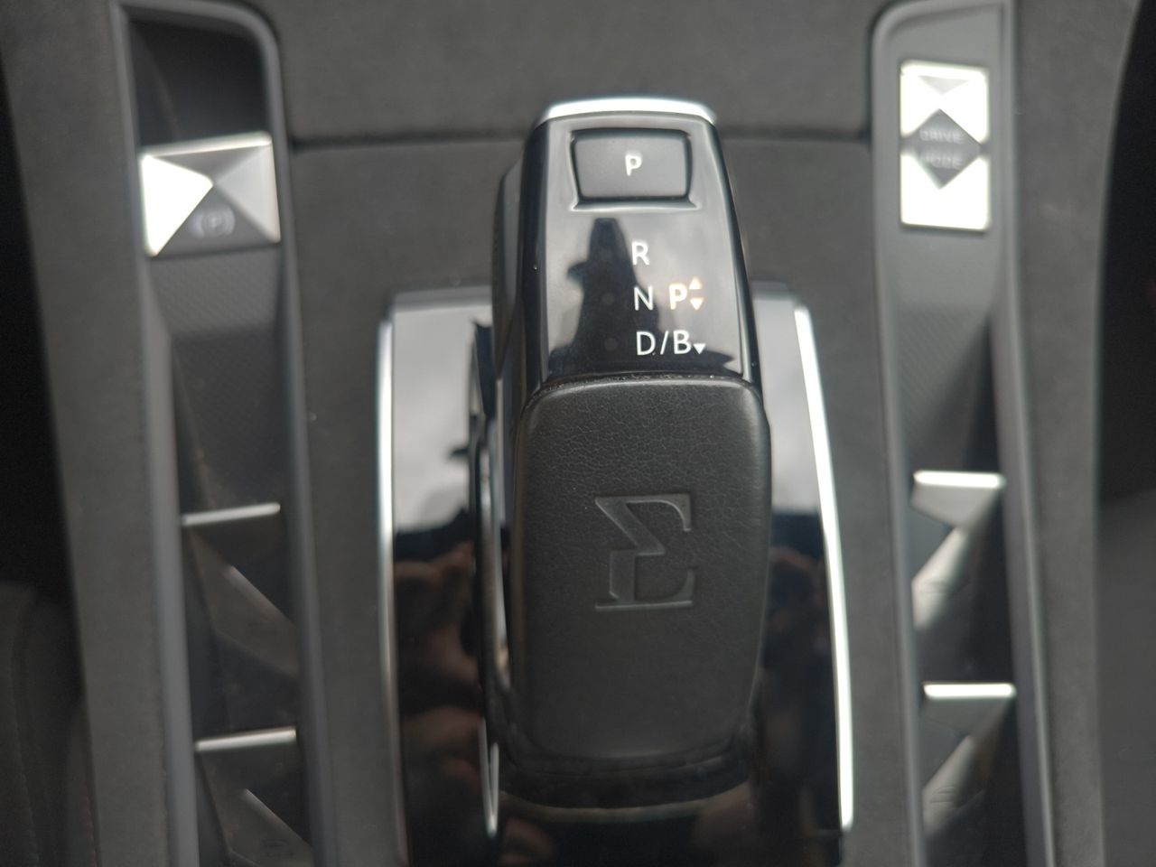 DS DS 7 CROSSBACK E TENSE 225 PERFORMANCE LINE  - Foto 2