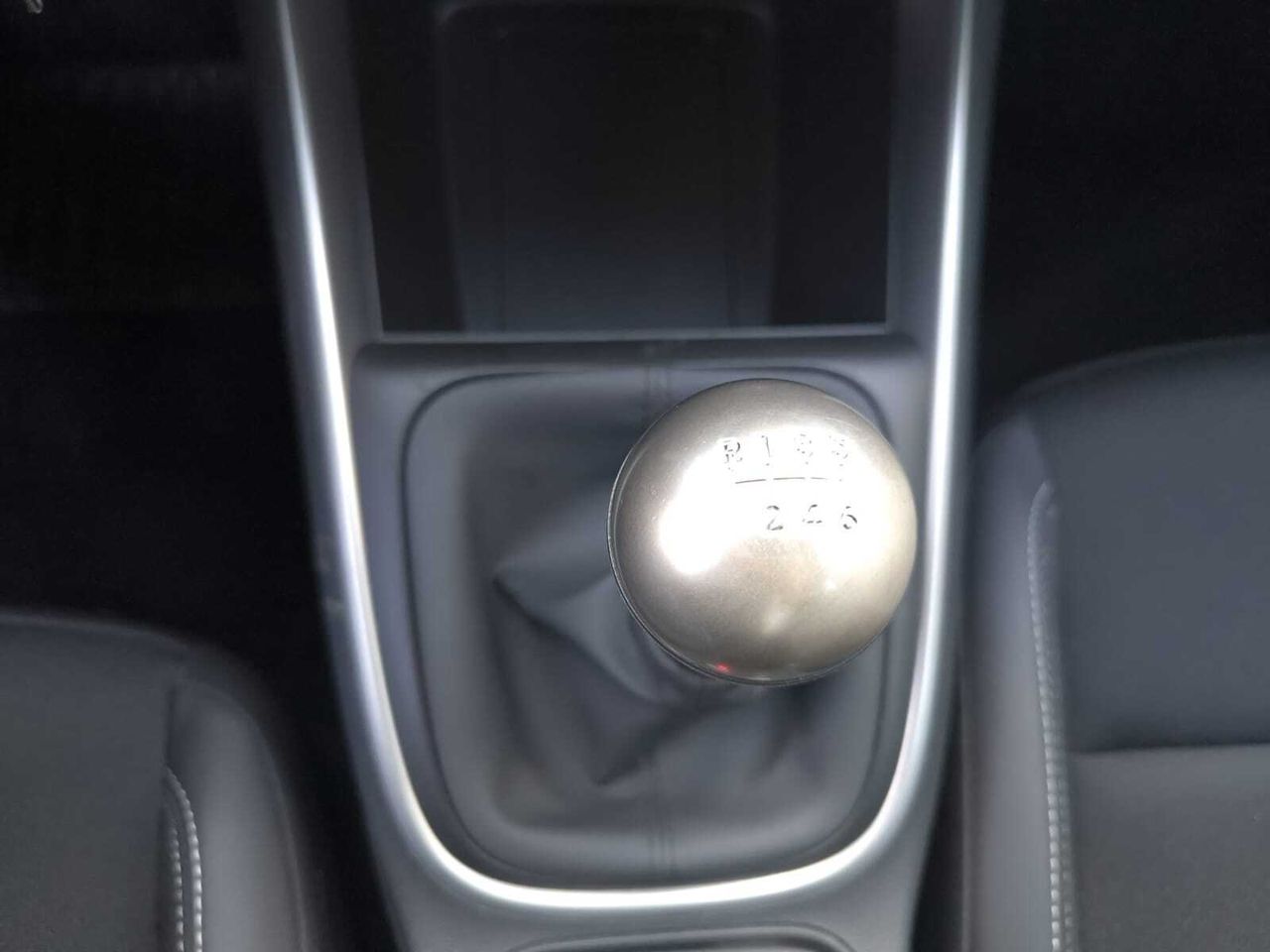 Jeep Avenger 1.2 ALTITUDE  - Foto 2