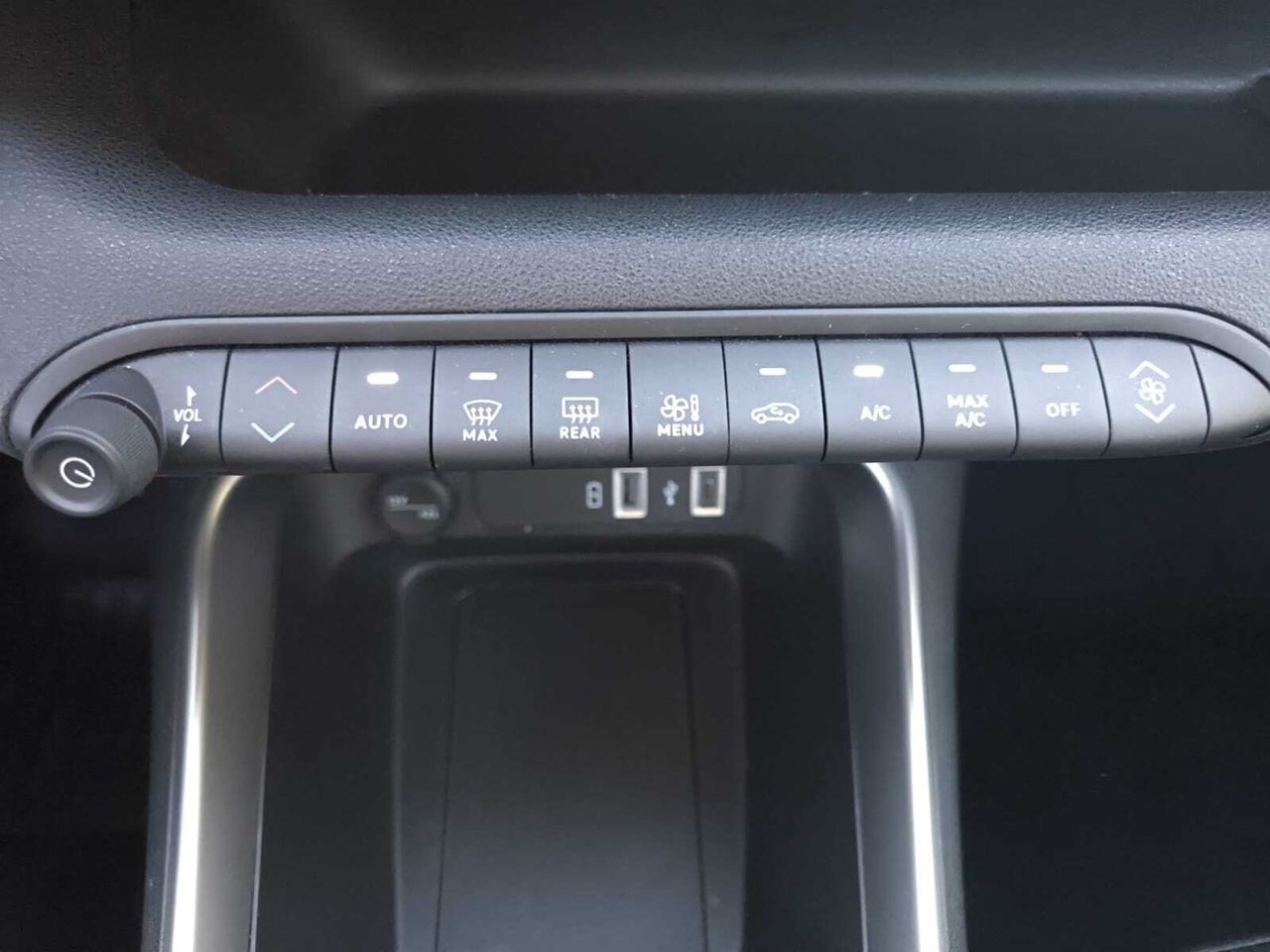 Jeep Avenger 1.2 ALTITUDE  - Foto 2