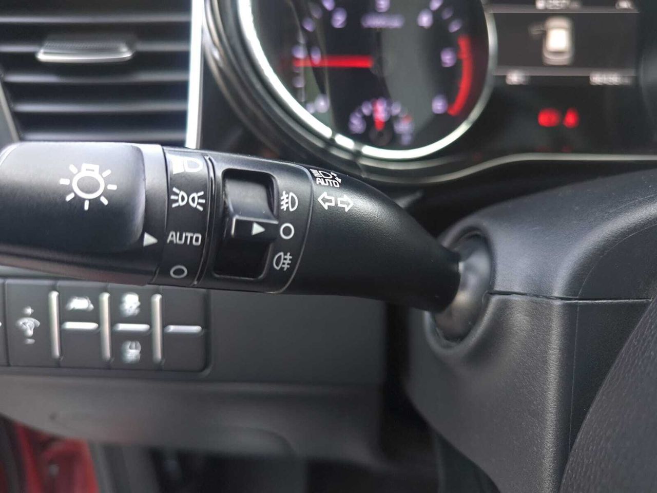 Kia XCeed 1.6 CRDI TECH  - Foto 2