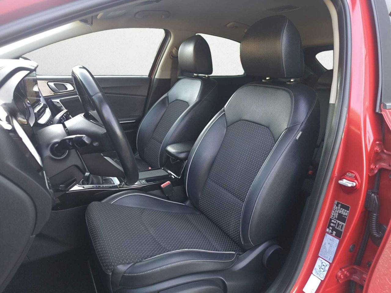 Kia XCeed 1.6 CRDI TECH  - Foto 2