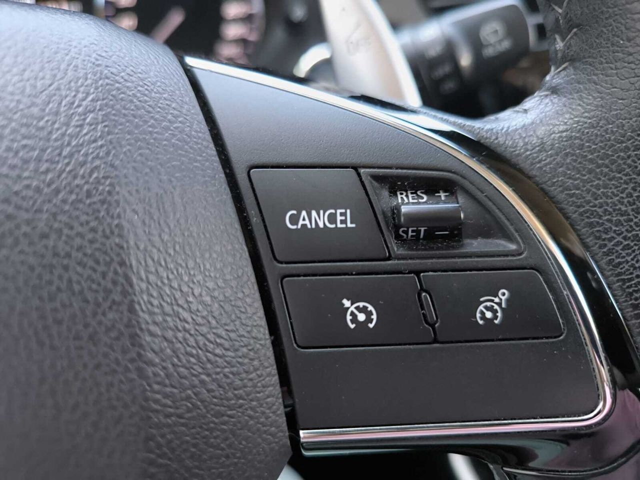 Mitsubishi Outlander 200 MPI MOTION 2WD 7 PLAZAS  - Foto 2