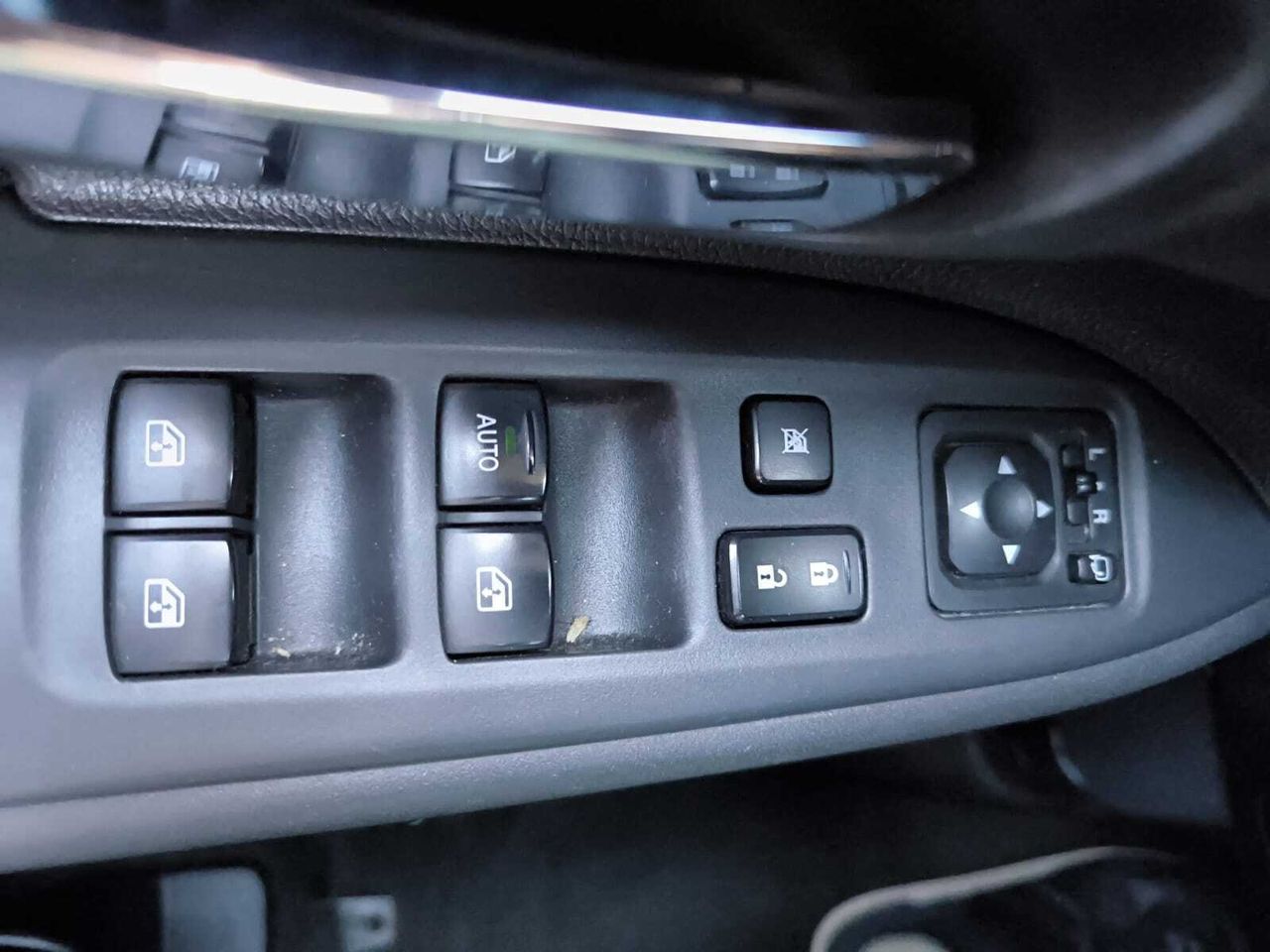 Mitsubishi Outlander 200 MPI MOTION 2WD 7 PLAZAS  - Foto 2