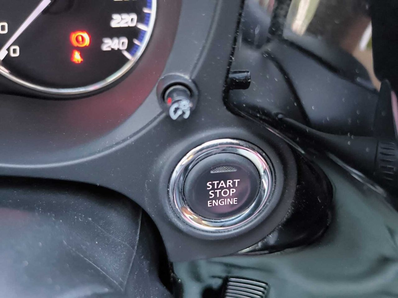 Mitsubishi Outlander 200 MPI MOTION 2WD 7 PLAZAS  - Foto 2