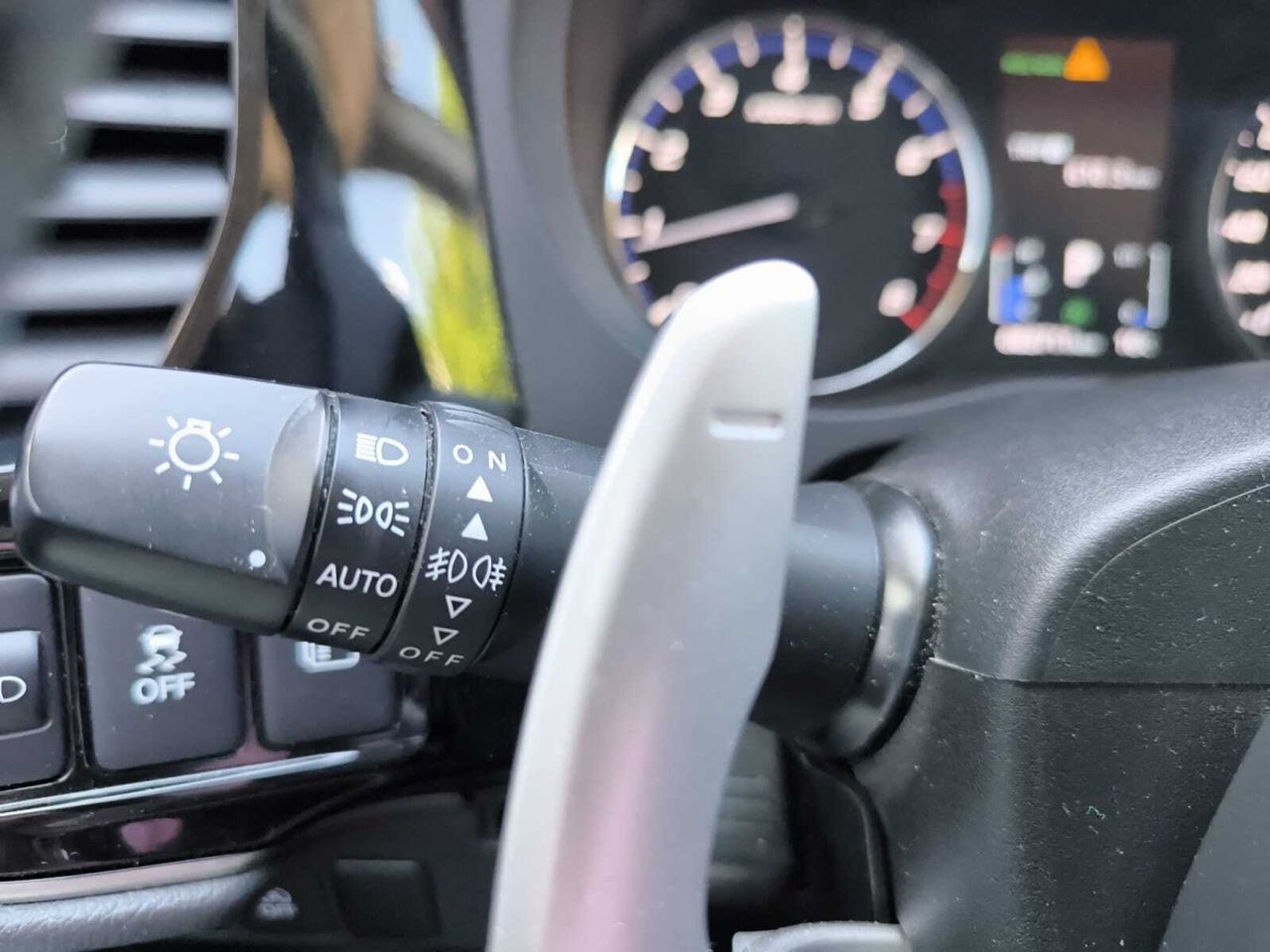 Mitsubishi Outlander 200 MPI MOTION 2WD 7 PLAZAS  - Foto 2