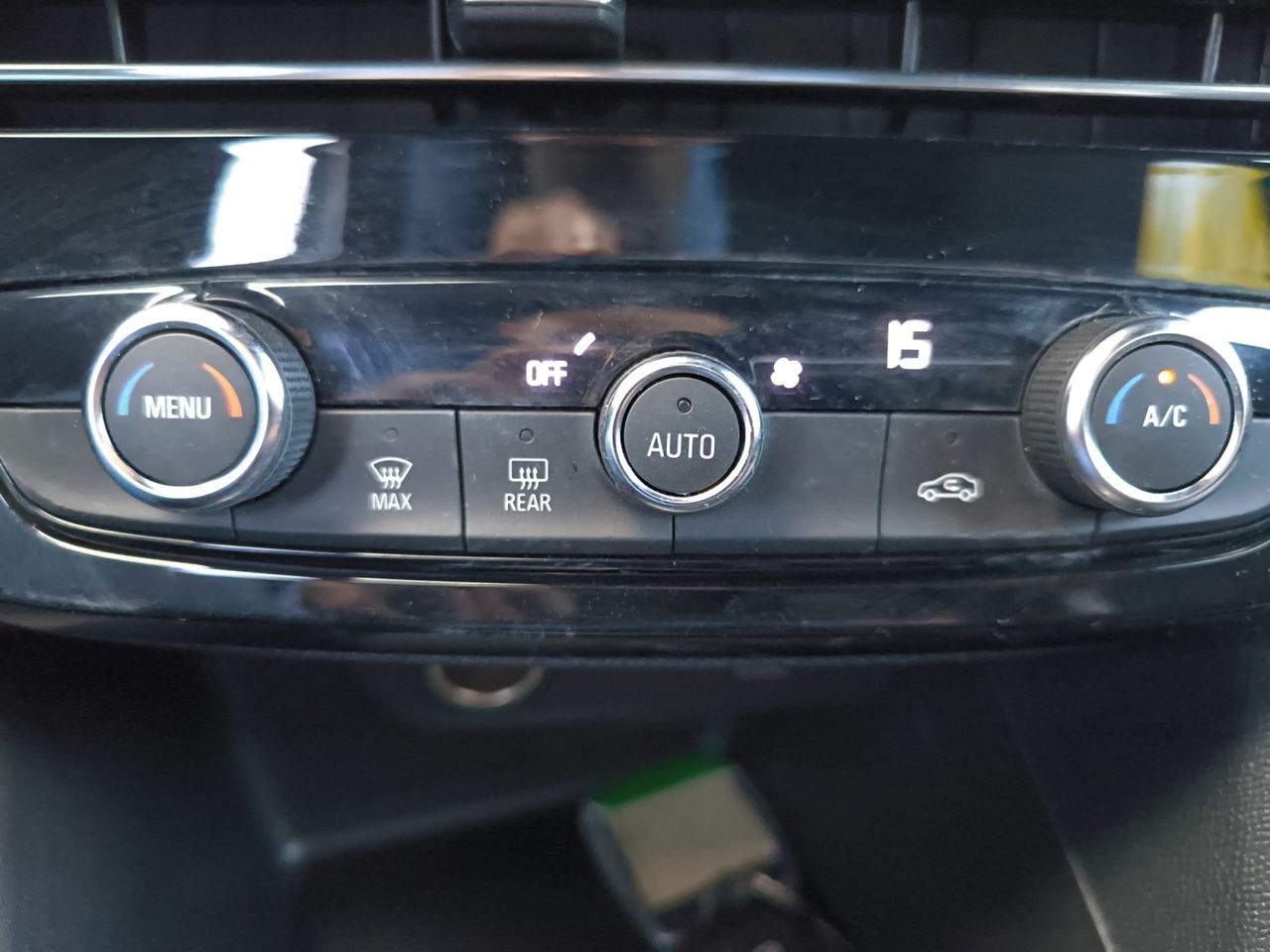 Opel Mokka ULTIMATE 1.2 T 96 KW 130 CV AUT  - Foto 2