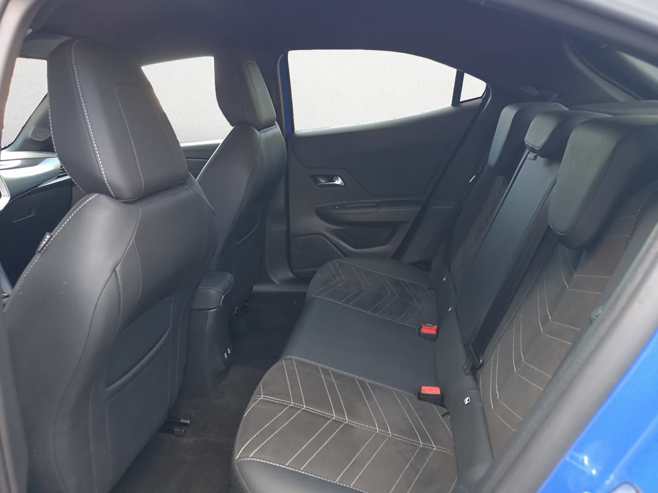 Opel Mokka ULTIMATE 1.2 T 96 KW 130 CV AUT  - Foto 2