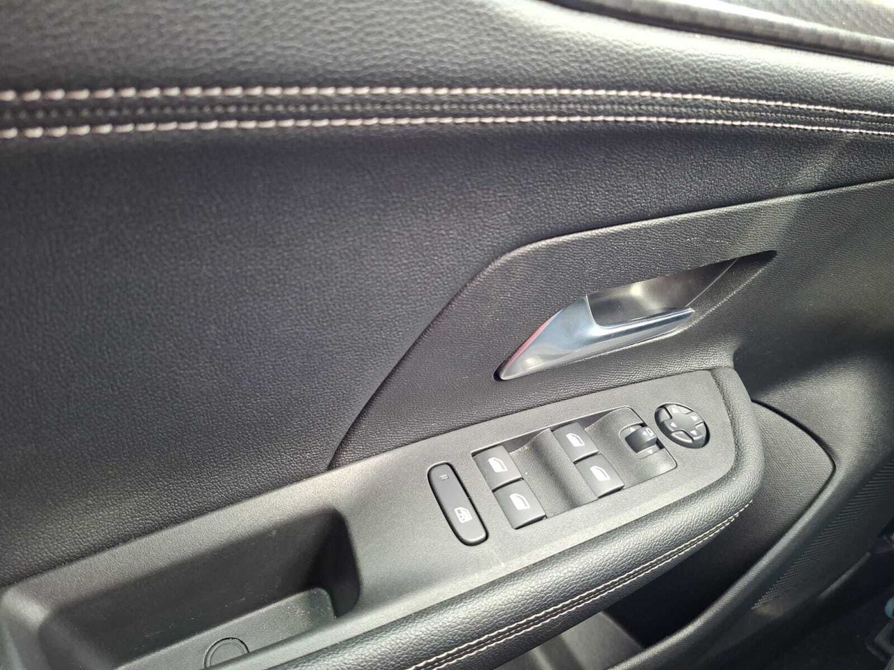 Opel Mokka ULTIMATE 1.2 T AT8 S/S 130 CV  - Foto 2