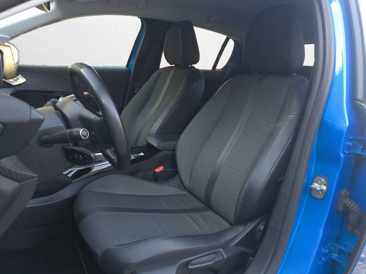 Peugeot 208 ALLURE PURE TECH 100 CV  - Foto 2