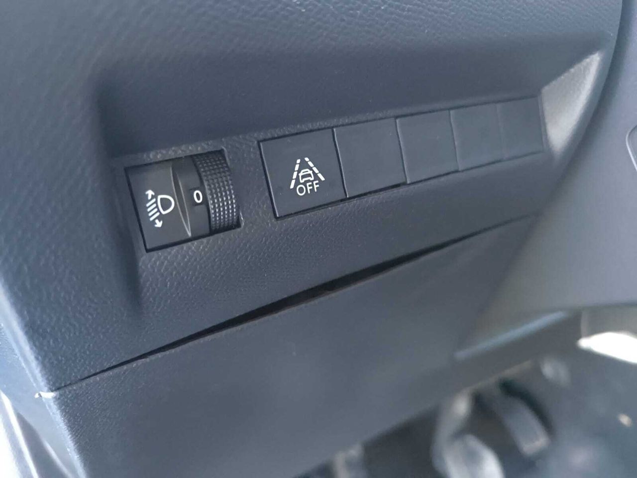 Peugeot 208 ALLURE PURE TECH 100 CV  - Foto 2