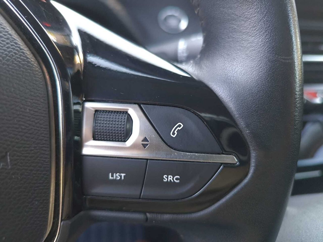 Peugeot 208 ALLURE PURE TECH 100 CV  - Foto 2