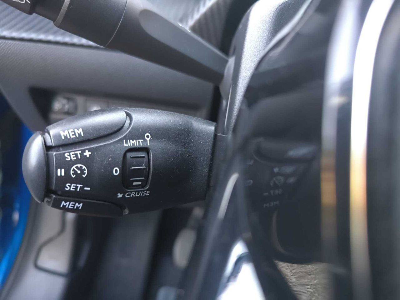 Peugeot 208 ALLURE PURE TECH 100 CV  - Foto 2