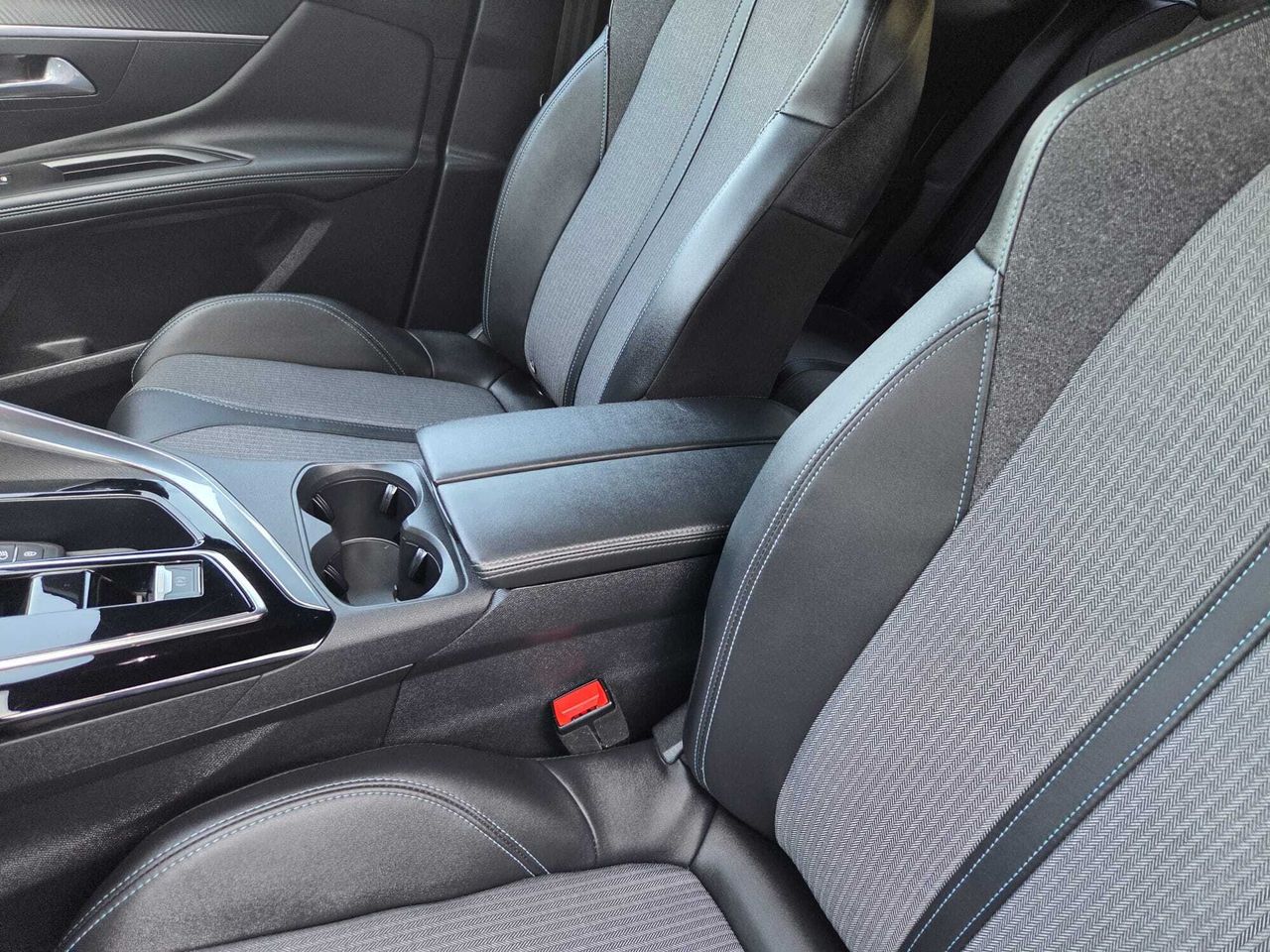 Peugeot 3008 ALLURE PACK BLUE HDI 130 CV EAT8  - Foto 2