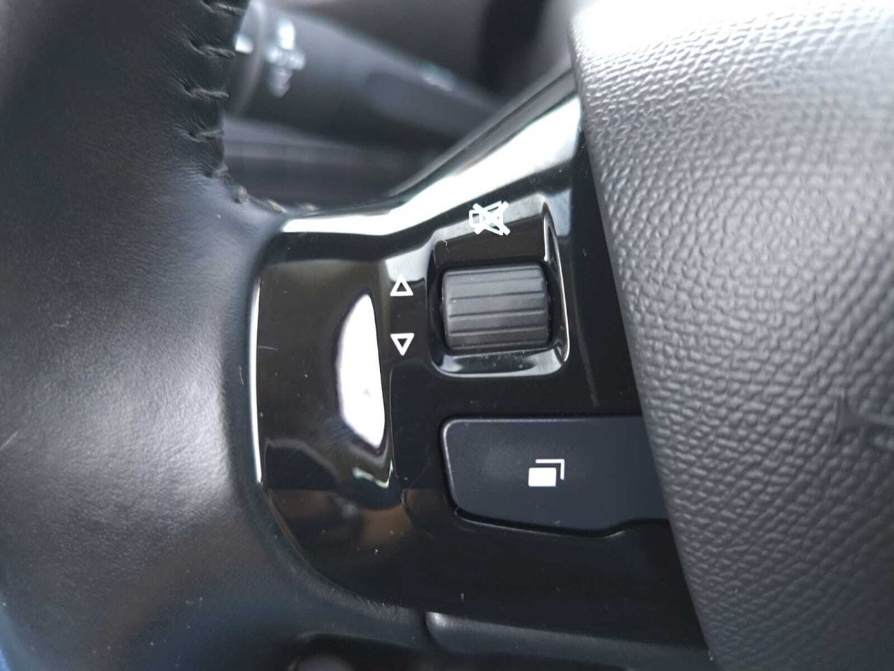 Peugeot 308 ACTIVE PACK BLUE HDI 100 CV  - Foto 2