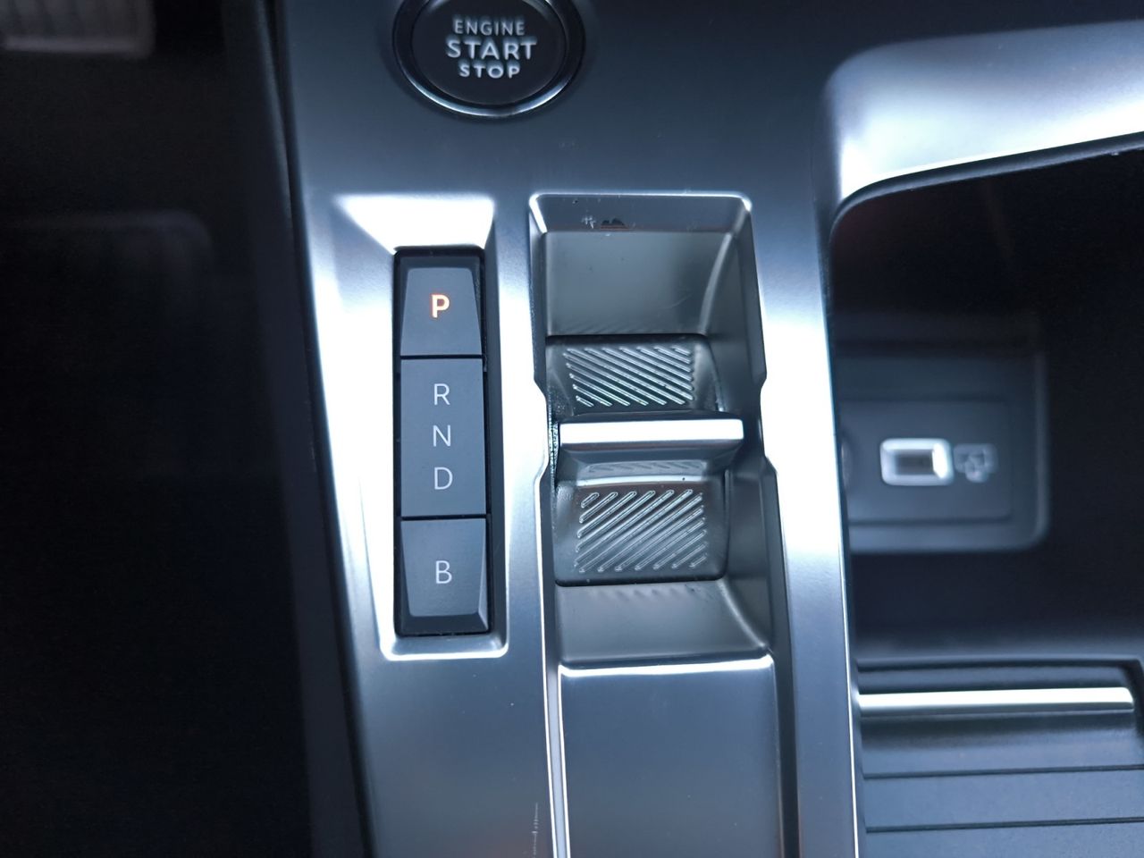 Peugeot 308 ALLURE HYBRD 180 e EAT8  - Foto 2