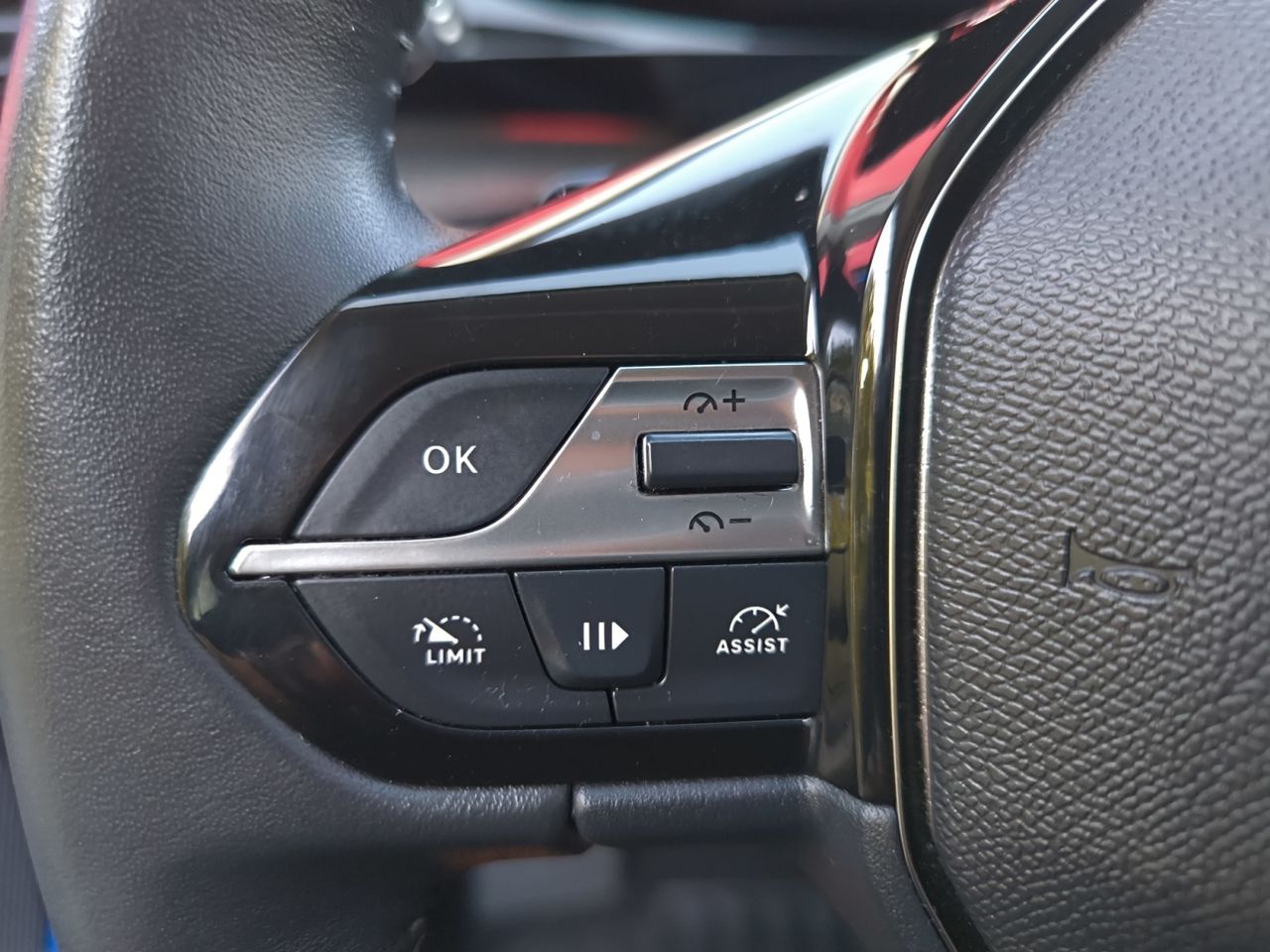 Peugeot 308 ALLURE HYBRD 180 e EAT8  - Foto 2