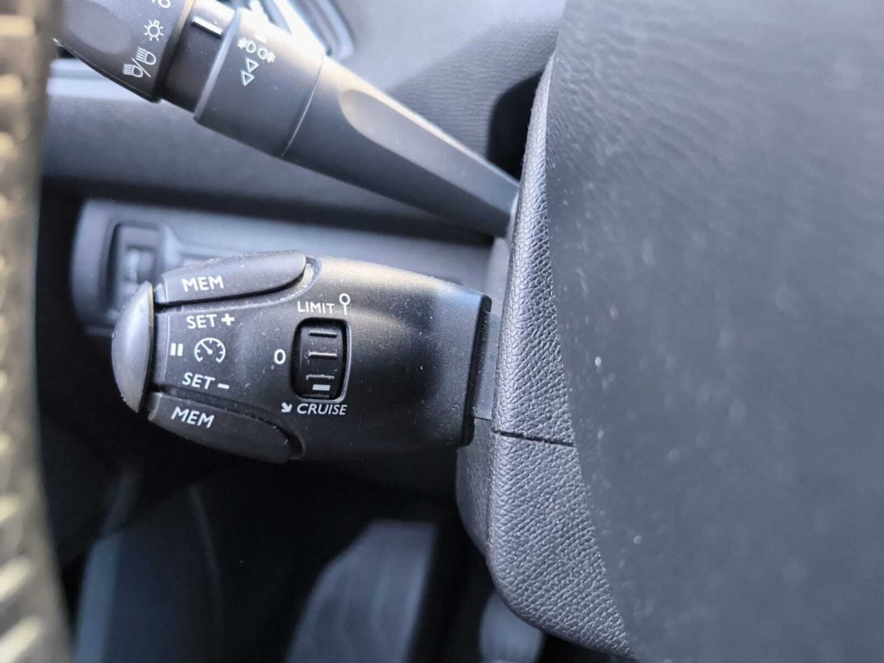 Peugeot 308 STYLE BLUE HDI 100 CV  - Foto 2