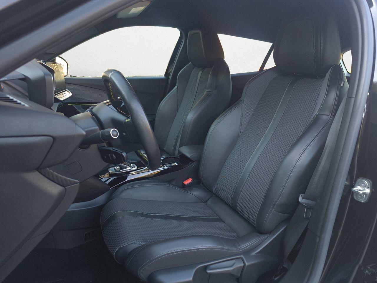 Peugeot e-2008 GT LINE ELECTRICO 136 CV  - Foto 2