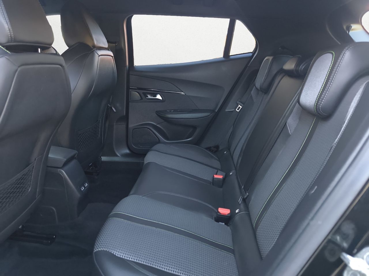 Peugeot e-2008 GT LINE ELECTRICO 136 CV  - Foto 2