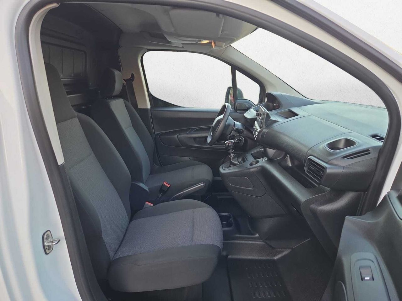 Peugeot Partner PRO STANDARD 600 KG BLUE HDI 100 CV  - Foto 2