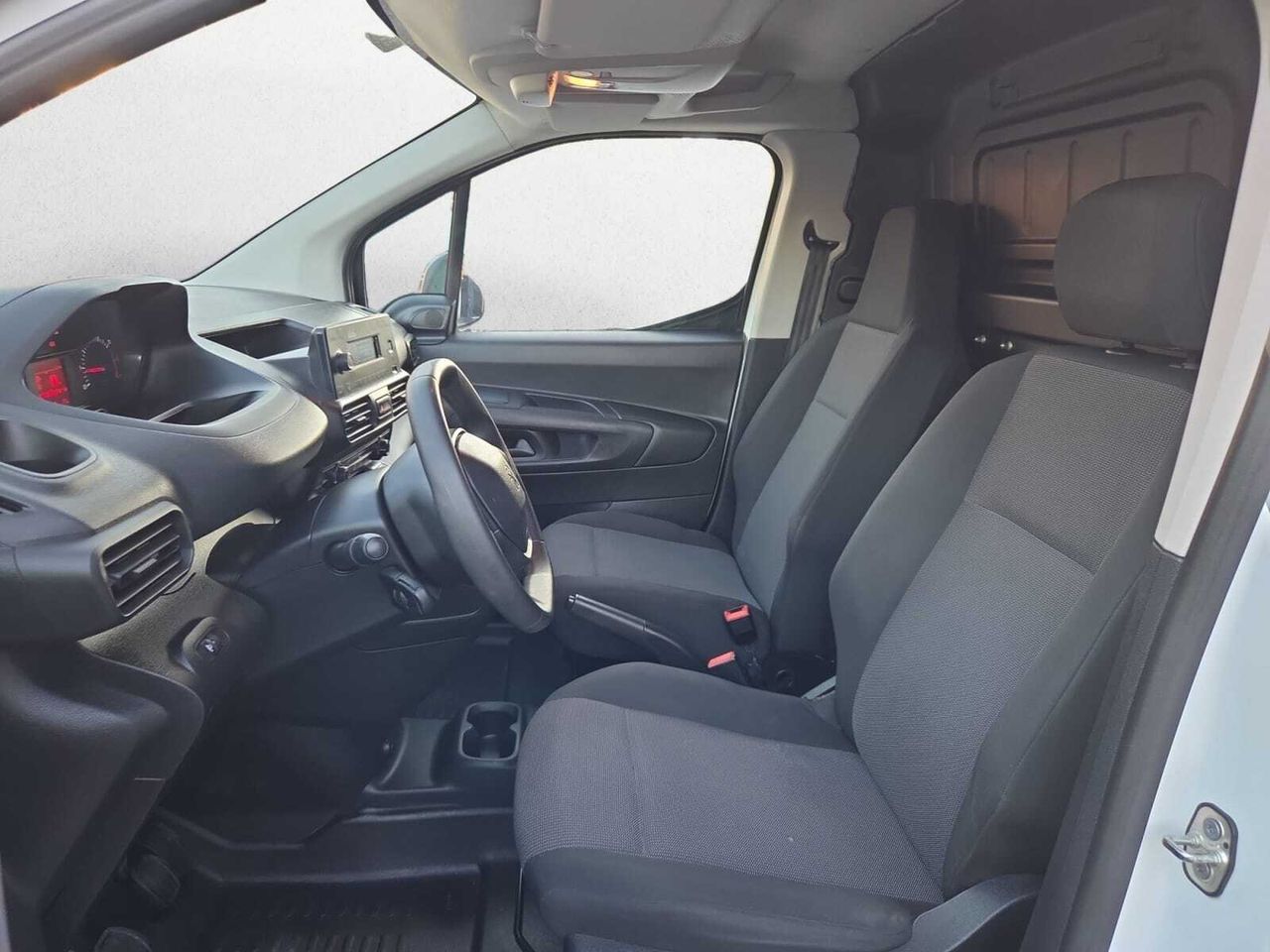 Peugeot Partner PRO STANDARD 600 KG BLUE HDI 100 CV  - Foto 2