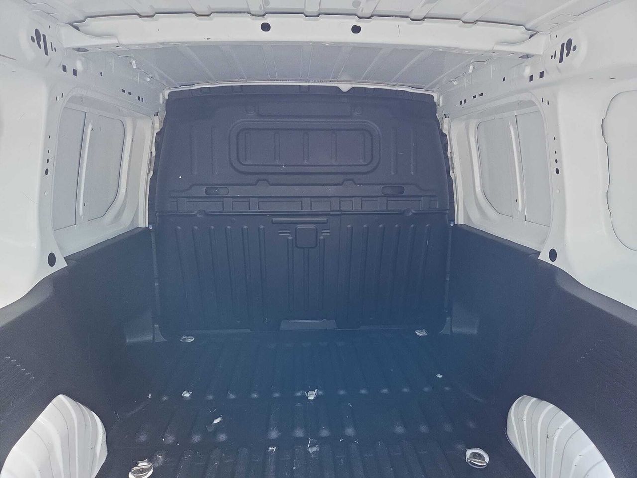 Peugeot Partner PRO STANDARD 600 KG BLUE HDI 100 CV  - Foto 2