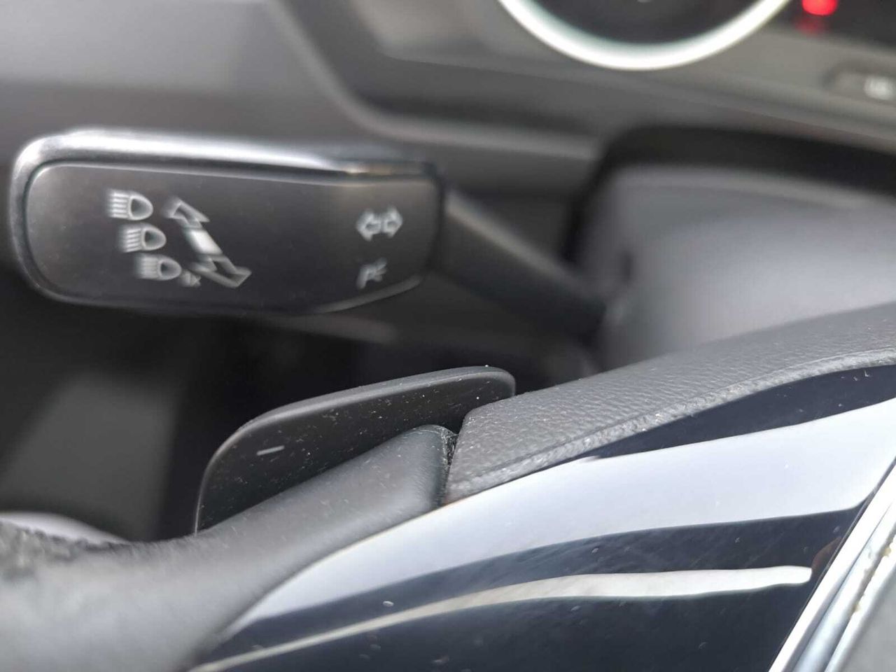 Volkswagen Tiguan R LINE 2.0 TDI 150 CV DSG  - Foto 2