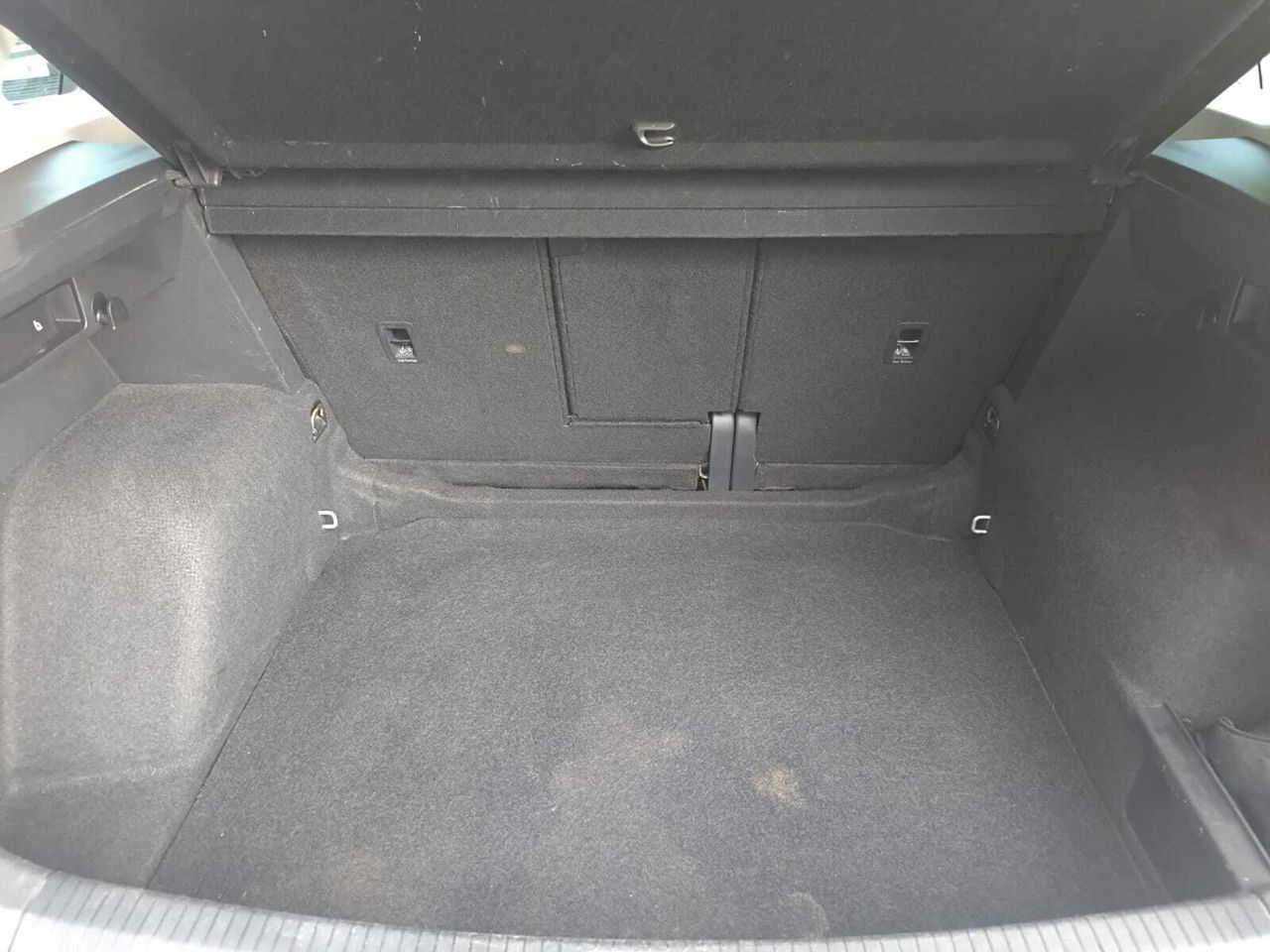 Volkswagen Tiguan R LINE 2.0 TDI 150 CV DSG  - Foto 2