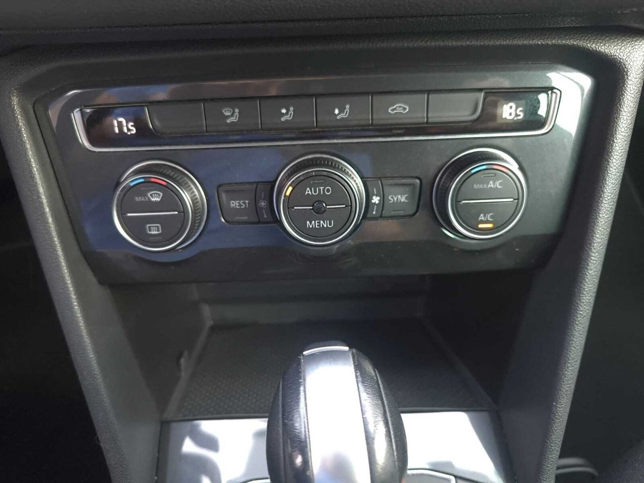 Volkswagen Tiguan R LINE 2.0 TDI 150 CV DSG  - Foto 2