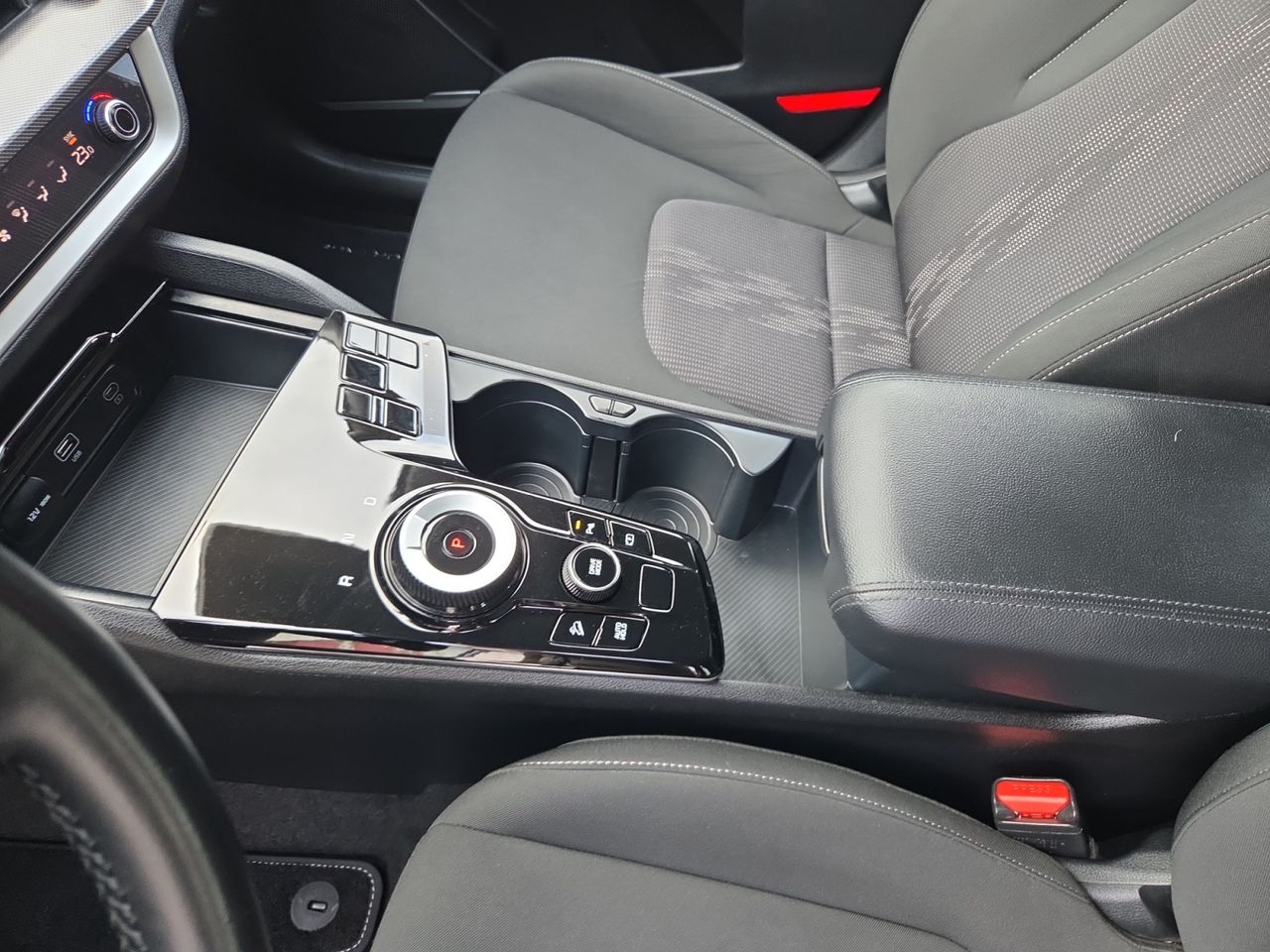 Kia Sportage 1.6 T-GDI HEV 230 CV DRIVE 4X2 - Foto 2