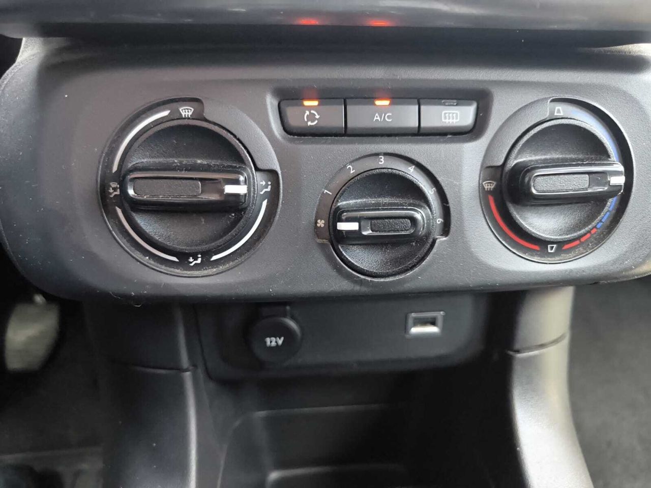 Citroën C3 FEEL BLUE HDI 100 CV  - Foto 2