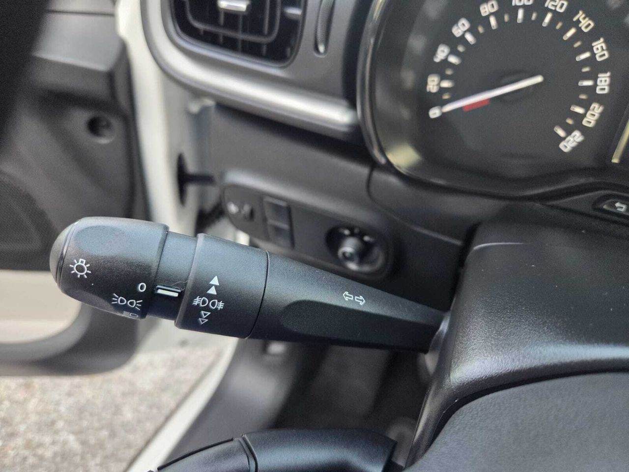 Citroën C3 PURE TECH 83 CV FEEL  - Foto 2